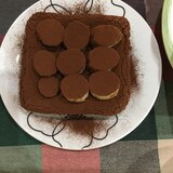 バナナのせチョコレートケーキ